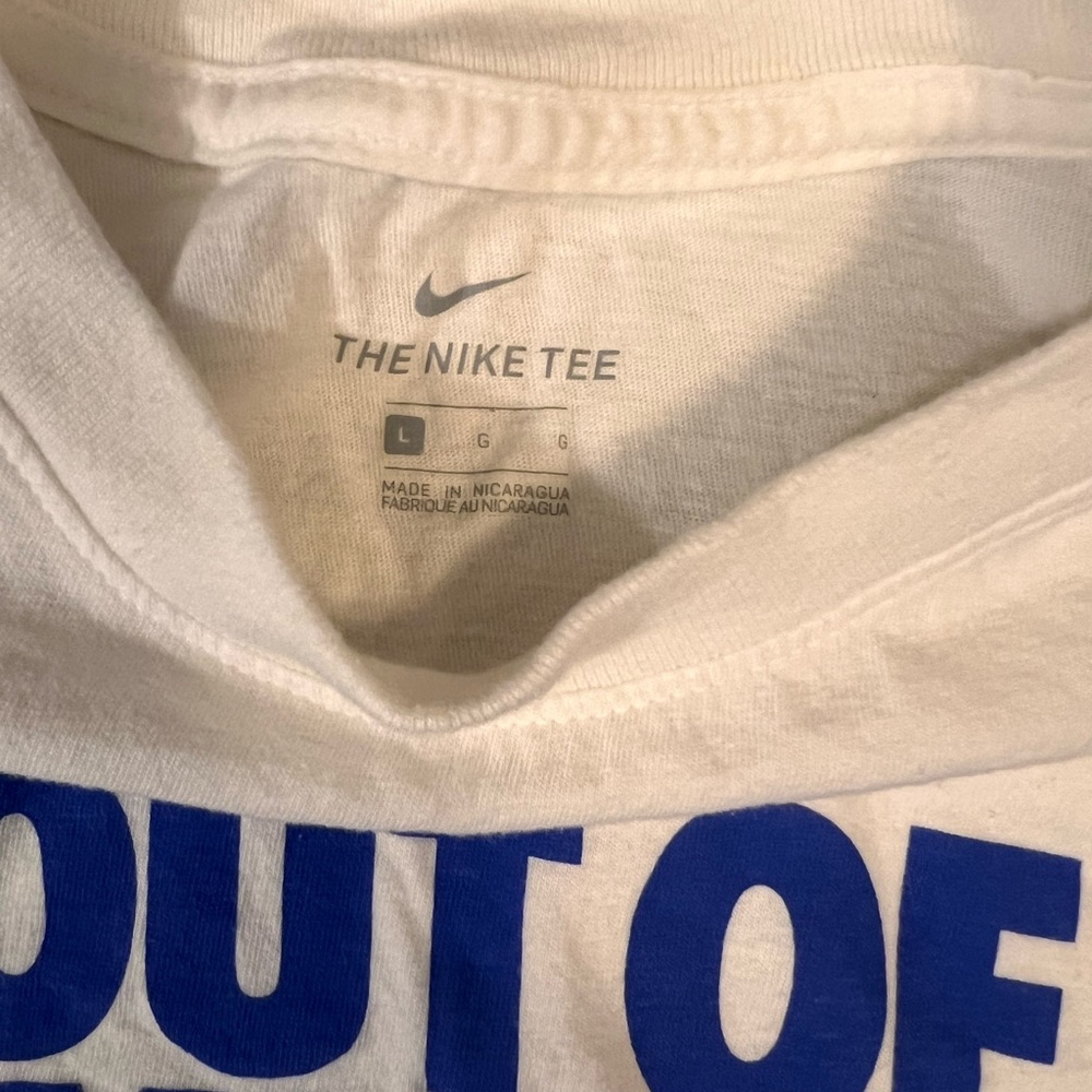 Women’s Nike t-shirt